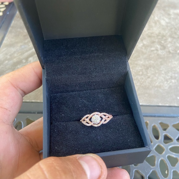 Selling jewelry desiner cloths - Picture 7 of 13